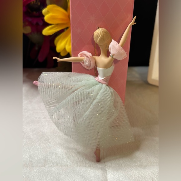 Vintage 1999 Avon Barbie As Marzipan In The Nutcracker 3rd & Final In Series - Picture 6 of 16